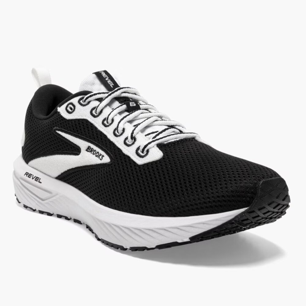 NWOT Brooks Revel 6 Women's Running Black Shoes